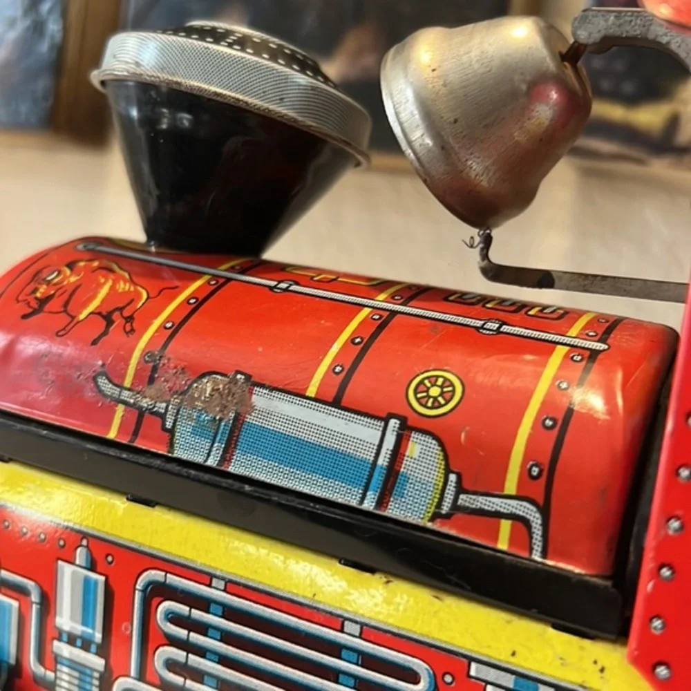 CSENGOS MOZDONY Vintage BELL RINGER  LOCOMOTIVE TIN TRAIN‎